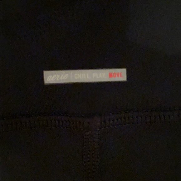 aerie black leggings with crisscross design - Picture 3 of 4